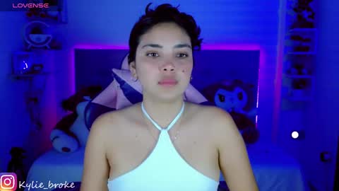 k ylie online show from February 2025 09:10:01 PM