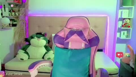 Snapshot of kylie_hottt_ chatting on May 2026 10:37:02 PM k ylie online show from May 2026 10:37:02 PM