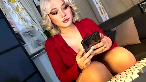 Snapshot of kylie_iyutera chatting on July 2026 03:51:02 PM kylie online show from July 2026 03:51:02 PM