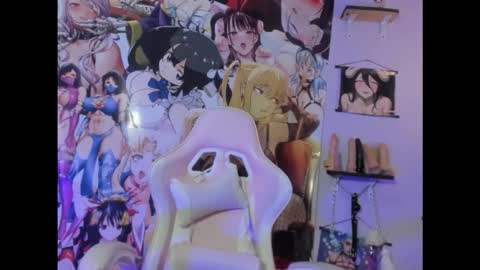 Snapshot of kylie_moan chatting on October 2025 04:33:02 AM KYLIE online show from October 2025 04:33:02 AM