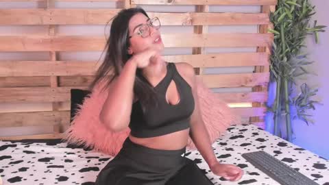 Kylie  online show from February 2025 09:57:01 PM