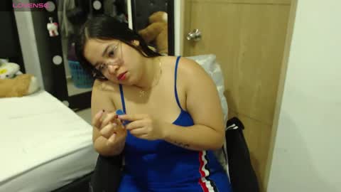 Snapshot of kylie_switch chatting on February 2025 08:28:02 PM Instagram Kylie switch followme buy lovense here online show from February 2025 08:28:02 PM