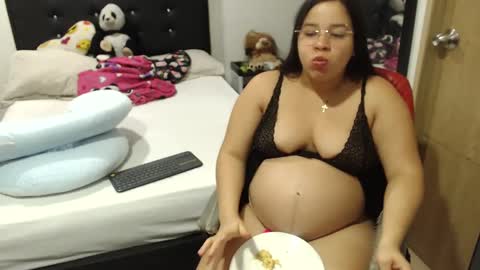 Snapshot of kylie_switch chatting on September 2025 12:23:02 AM Instagram Kylie switch followme buy lovense here online show from September 2025 12:23:02 AM