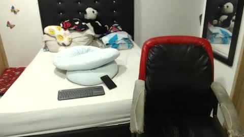 Snapshot of kylie_switch chatting on October 2025 11:38:01 PM Instagram Kylie switch followme buy lovense here online show from October 2025 11:38:01 PM