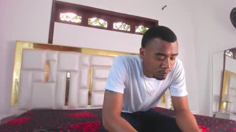 Snapshot of kylieandjhonny chatting on February 2025 06:27:02 PM Kaylie And Jhony online show from February 2025 06:27:02 PM