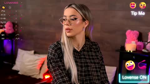 Kylie online show from December 2024 09:19:02 PM