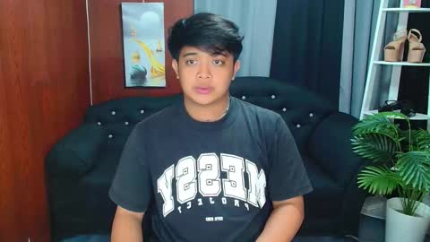 Snapshot of kyll_collins chatting on November 2025 07:53:01 AM kyll_collins online show from November 2025 07:53:01 AM