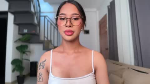 Snapshot of kyll_collins chatting on June 2026 12:44:01 AM kyll_collins online show from June 2026 12:44:01 AM