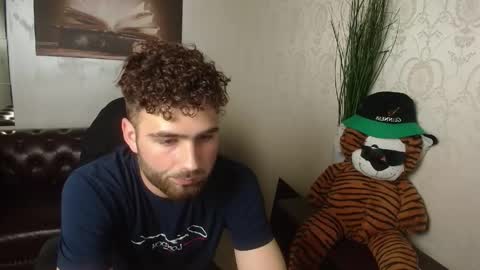 KyloEast online show from April 2026 07:18:01 AM