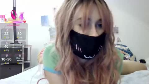 Snapshot of kyrawildofficial chatting on September 2025 07:37:01 PM Kyra Wild online show from September 2025 07:37:01 PM