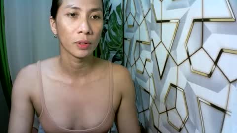 kyutshyne online show from April 2026 10:07:02 PM