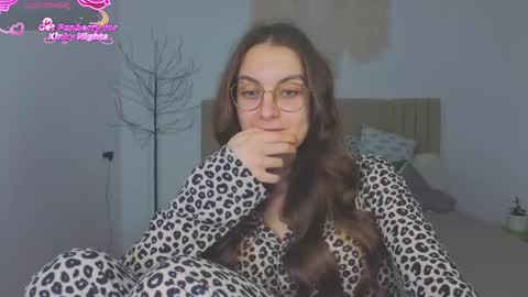 Margo  online show from December 2025 04:13:01 PM