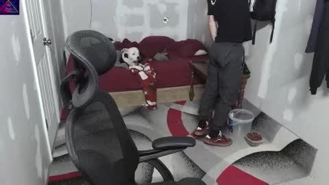 l1v1nth3dr3am online show from November 2025 02:36:01 AM