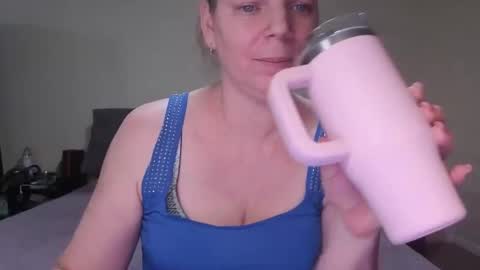 l4dyc4pricorn76 online show from February 2026 12:21:01 PM