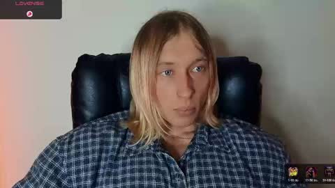 Snapshot of l_adonis_l chatting on May 2026 08:41:01 AM Adonis online show from May 2026 08:41:01 AM
