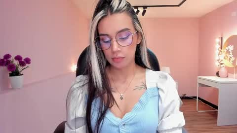 Snapshot of la_monitora chatting on May 2026 11:39:01 AM T A T I A N A online show from May 2026 11:39:01 AM