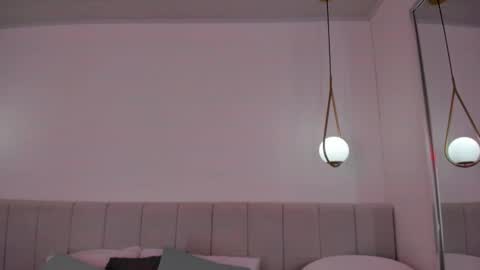 Victoria  online show from March 2025 08:00:01 PM