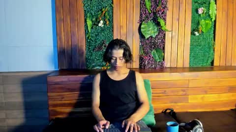 labrinthteasing online show from February 2026 12:10:01 PM