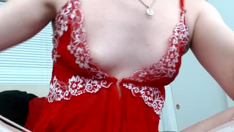 Snapshot of laceyphoenix1 chatting on January 2025 04:50:02 AM Lacey Phoenix online show from January 2025 04:50:02 AM