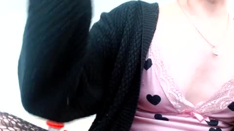 Snapshot of laceyphoenix1 chatting on January 2025 02:50:02 AM Lacey Phoenix online show from January 2025 02:50:02 AM