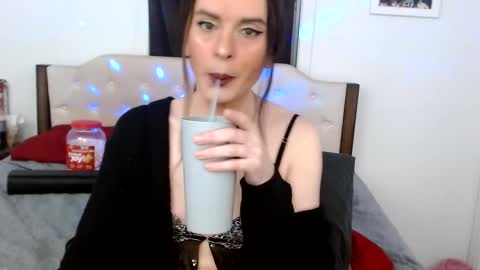 Snapshot of laceyphoenix1 chatting on October 2025 01:17:02 AM Lacey Phoenix online show from October 2025 01:17:02 AM