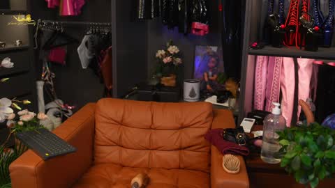 Latex Lacie online show from December 2024 08:18:01 PM