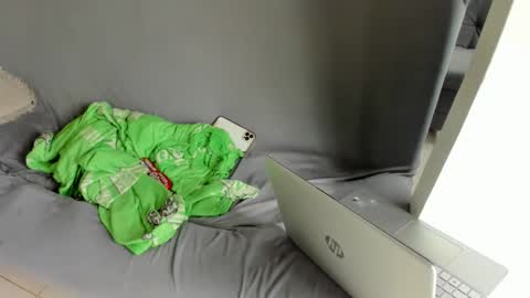 Akyra  online show from April 2026 05:07:02 PM