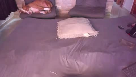 Akyra  online show from April 2026 09:39:33 PM