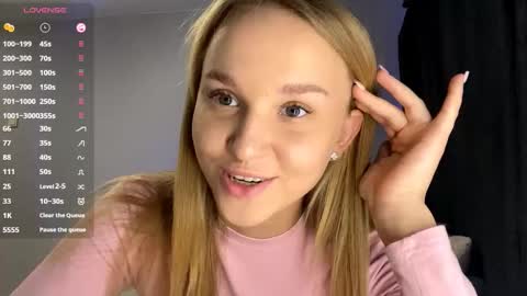 Sofia online show from September 2025 11:01:02 AM