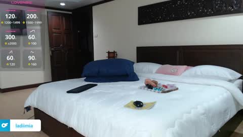 Mia online show from December 2024 10:30:01 PM