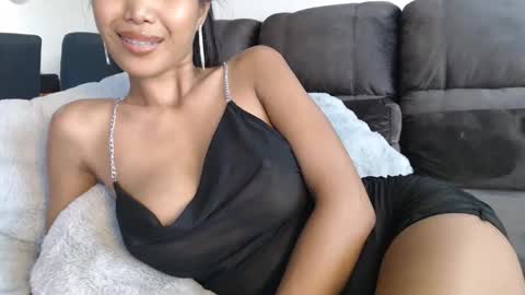 Snapshot of ladii_mia chatting on March 2026 10:50:02 AM Mia online show from March 2026 10:50:02 AM