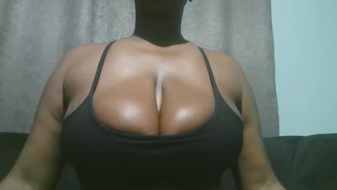 lady_dearra online show from December 2025 03:24:02 AM