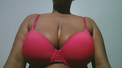 lady_dearra online show from February 2026 03:21:02 AM