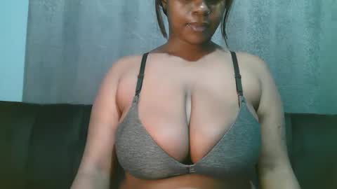 lady_dearra online show from May 2026 02:39:01 AM