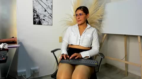 Snapshot of lady_falcon chatting on February 2025 01:47:01 AM LADY online show from February 2025 01:47:01 AM