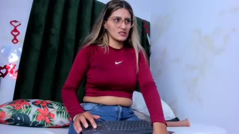Snapshot of lady_falcon chatting on February 2025 01:58:02 AM LADY online show from February 2025 01:58:02 AM
