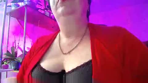 Lady Gloria online show from December 2024 03:01:01 PM