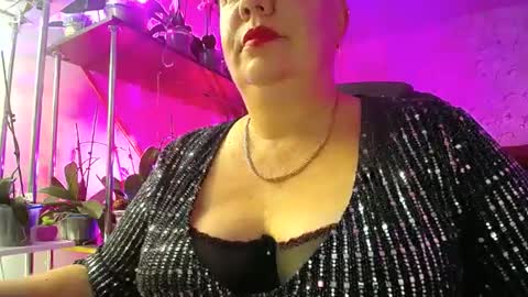 Lady Gloria online show from December 2024 01:06:02 PM