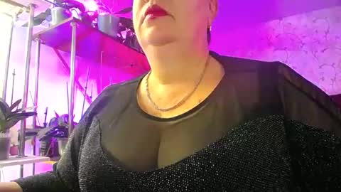 Lady Gloria online show from September 2025 05:23:02 AM
