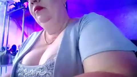 Lady Gloria online show from July 2026 03:02:02 AM