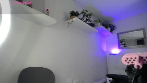 Snapshot of lady_hellen chatting on June 2026 07:08:01 PM online show from June 2026 07:08:01 PM