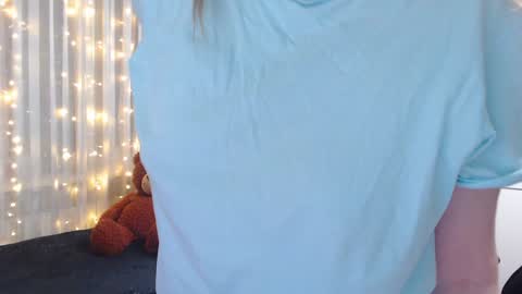 Angelika online show from December 2024 04:42:01 PM