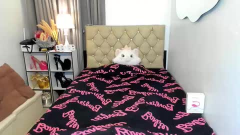 Snapshot of lady_moriseth chatting on January 2025 08:29:01 AM lady_moriseth online show from January 2025 08:29:01 AM