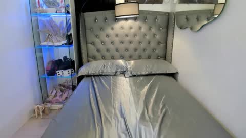 lady_moriseth online show from March 2026 10:32:01 AM