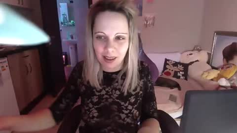 lady_smile69 online show from February 2025 05:04:01 AM