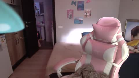 lady_smile69 online show from February 2025 06:18:02 AM