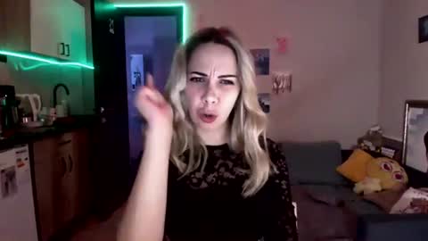 lady_smile69 online show from September 2025 07:06:02 PM