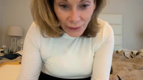 Ladybabs online show from February 2026 07:07:01 PM