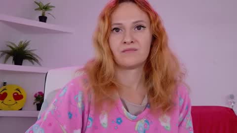 Sima Ladybigsmile online show from September 2025 06:59:01 AM