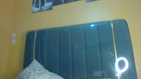 lindah32 online show from October 2025 06:56:01 PM